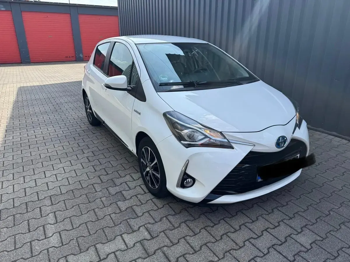 Gebraucht Toyota Yaris Style 101 PS (74 kW) 2019 Weiß Kleinwagen
