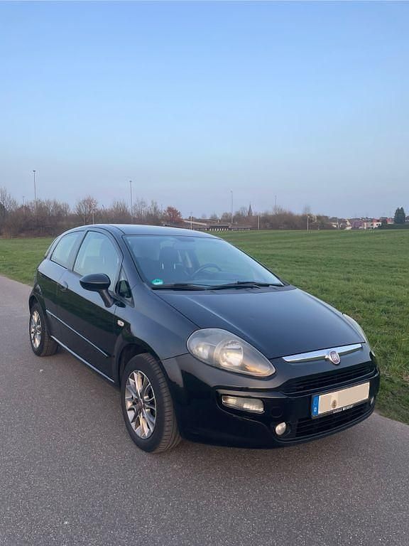 Gebraucht Fiat Punto Evo 77 PS (56 kW) 2011 Schwarz Kleinwagen