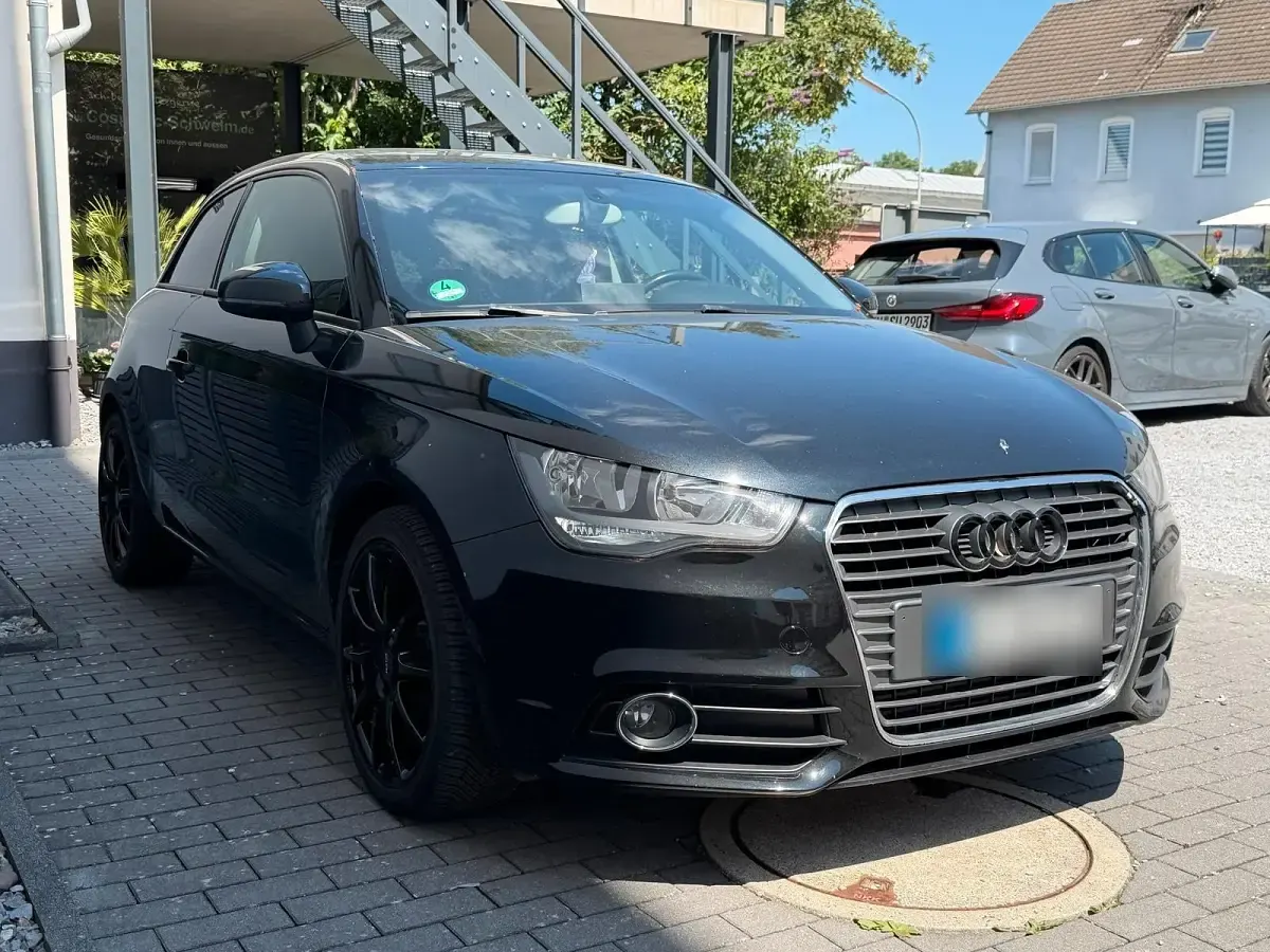 Gebraucht Audi A1 90 PS (66 kW) 2015 Schwarz Kleinwagen