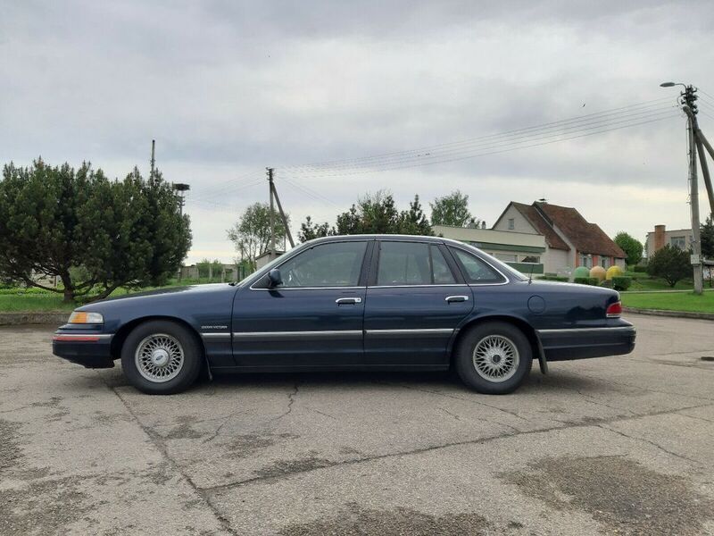 Gebraucht Ford Crown Victoria 203 PS (149 kW) 1993 Blau Limousine