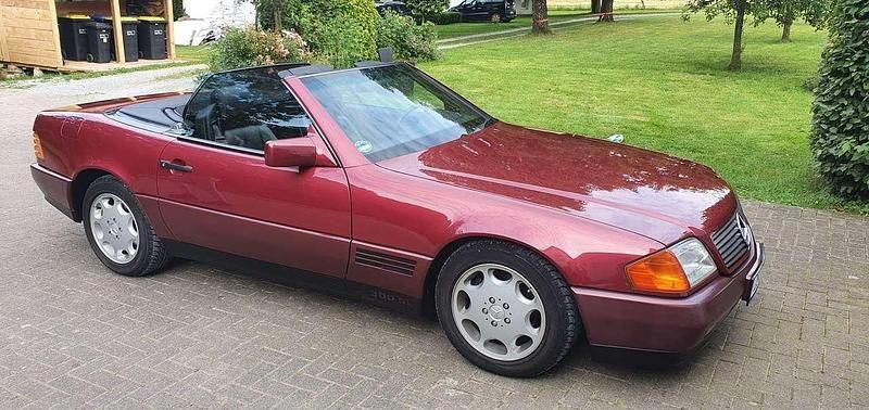 Rot Gebraucht 1992 Mercedes SL300 Cabrio | 26.900 € - Bild 1/4