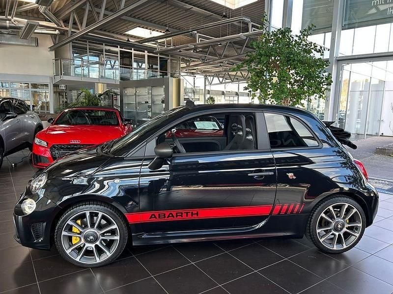 Gebraucht Abarth 695C 179 PS (131 kW) 2024 Schwarz Cabrio