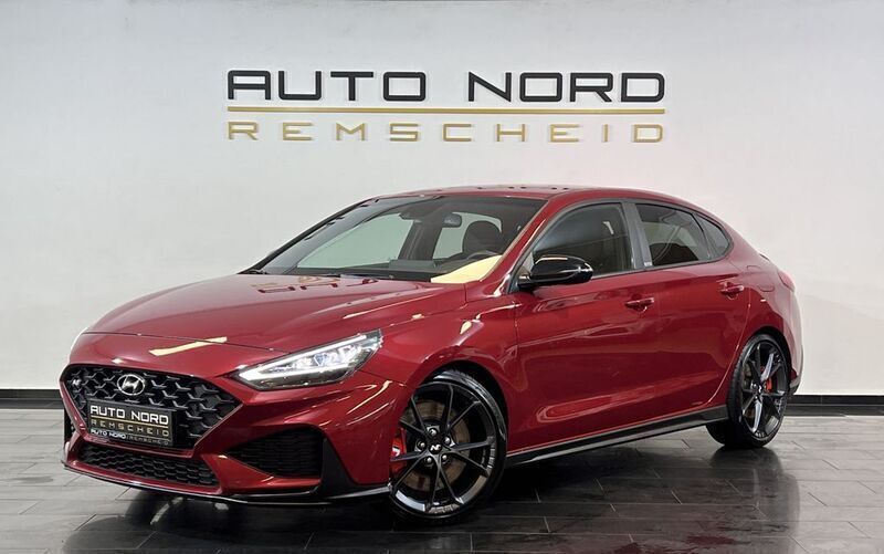 Rot Gebraucht 2021 Hyundai i30 N Performance Limousine | 31.990 € (Etwas zu teuer) - Bild 1/4