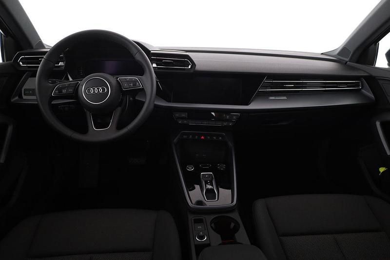 Neu Audi A3 150 PS (110 kW) 2026 Navarra blau metallic Limousine