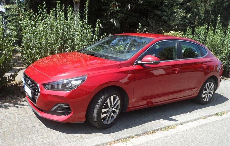 Rot Gebraucht 2019 Hyundai i30 Coupé | 14.500 € (Guter Preis) - Bild 1/4