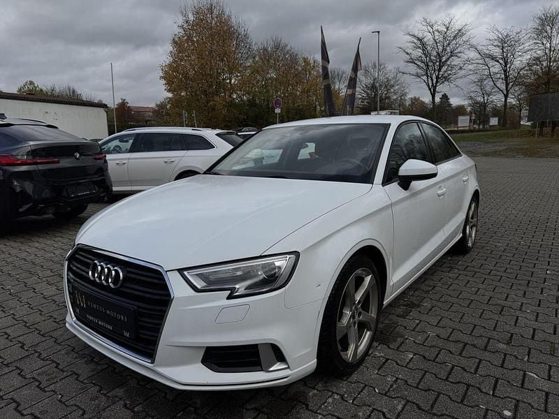 Weiß Gebraucht 2018 Audi A3 Sport Limousine | 10.850 € (Fairer Preis) - Bild 1/4