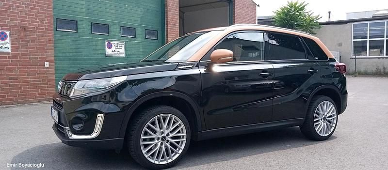 Schwarz Gebraucht 2020 Suzuki Vitara GLX SUV | 18.900 € (Etwas zu teuer) - Bild 1/4