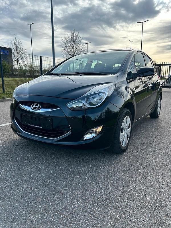 Gebraucht Hyundai ix20 90 PS (66 kW) 2015 Schwarz Kleinwagen