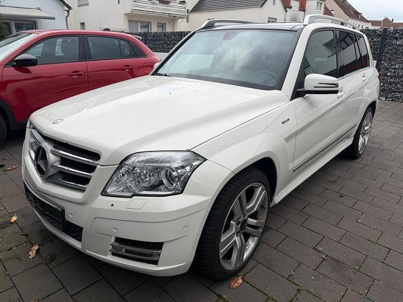 Weiß Gebraucht 2012 Mercedes GLK250 SUV | 15.000 € (Guter Preis) - Bild 1/4