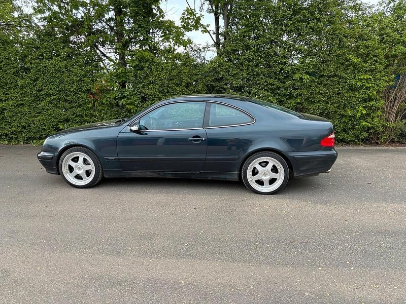 Gebraucht Mercedes CLK230 197 PS (144 kW) 2000 Schwarz Coupé