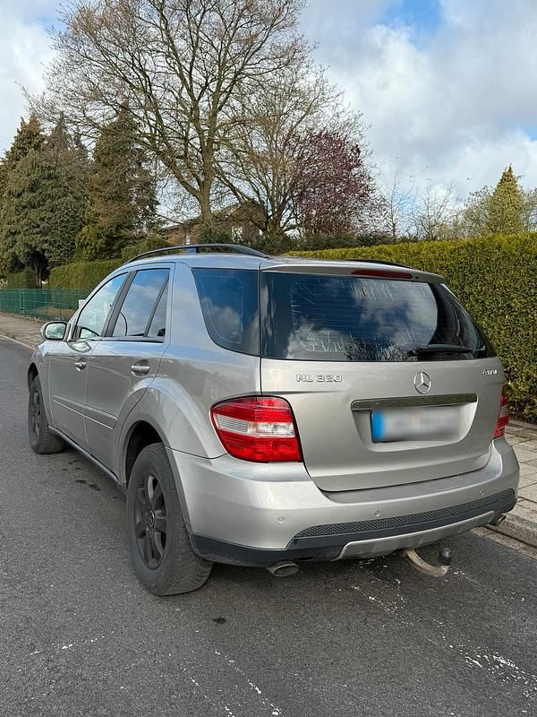 Gebraucht Mercedes ML320 224 PS (164 kW) 2006 SUV