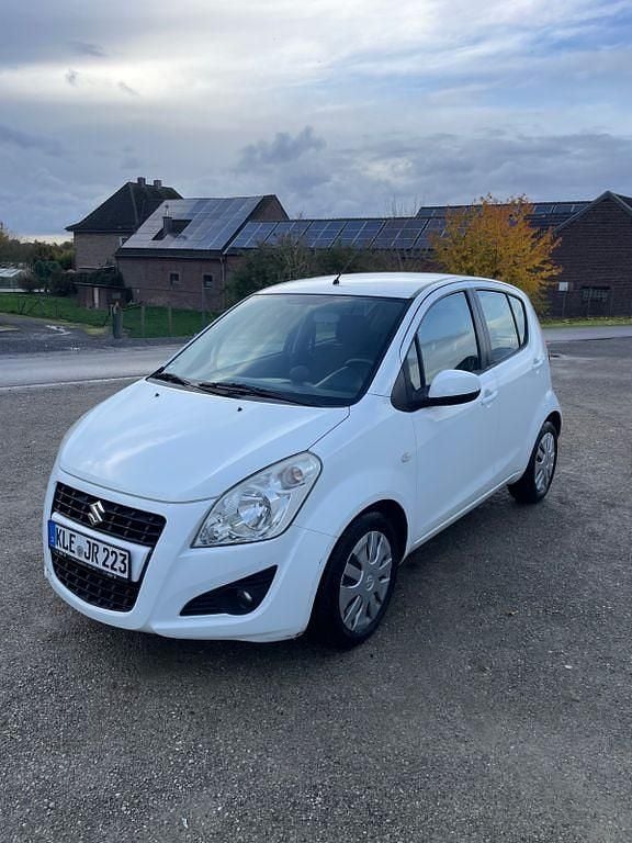 Weiß Gebraucht 2013 Suzuki Splash Club Kleinwagen | 3.950 € (Guter Preis) - Bild 1/4