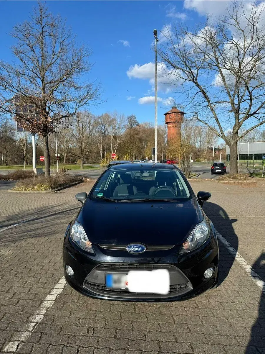 Gebraucht Ford Fiesta Champions Edition 82 PS (60 kW) 2012 Schwarz Kleinwagen