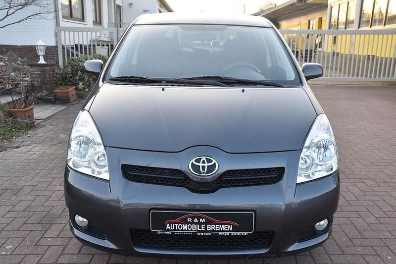 Gebraucht Toyota Corolla Verso Team 129 PS (94 kW) 2009 Grau Van / Kleinbus