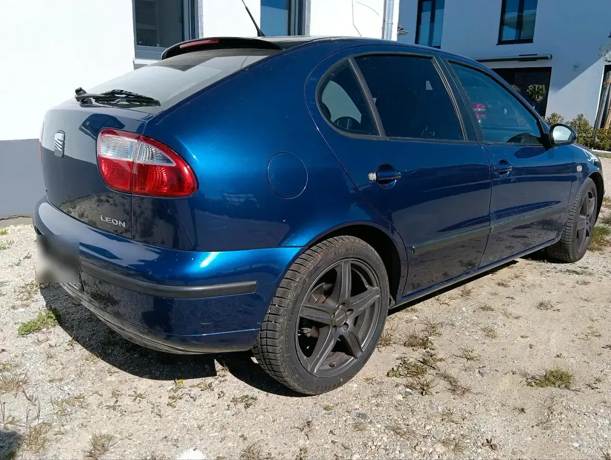 Usado Seat Leon 105 HP (77 kW) 2004 Azul Citadino