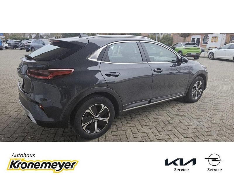 Gebraucht Kia XCeed Vision 105 PS (77 kW) 2021 H8g) pentametal met. (grau SUV