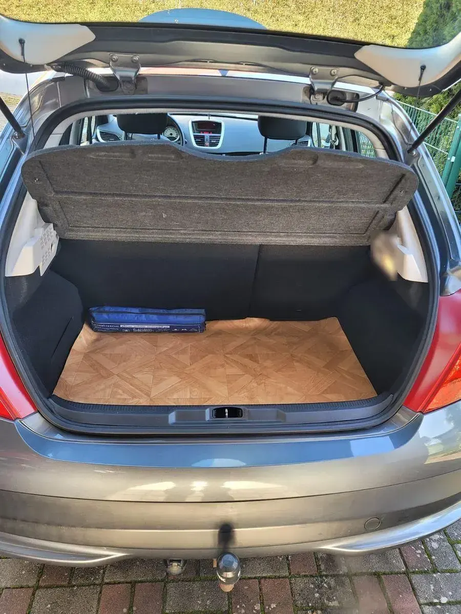 Gebraucht Peugeot 207 95 PS (69 kW) 2009 Grau Limousine