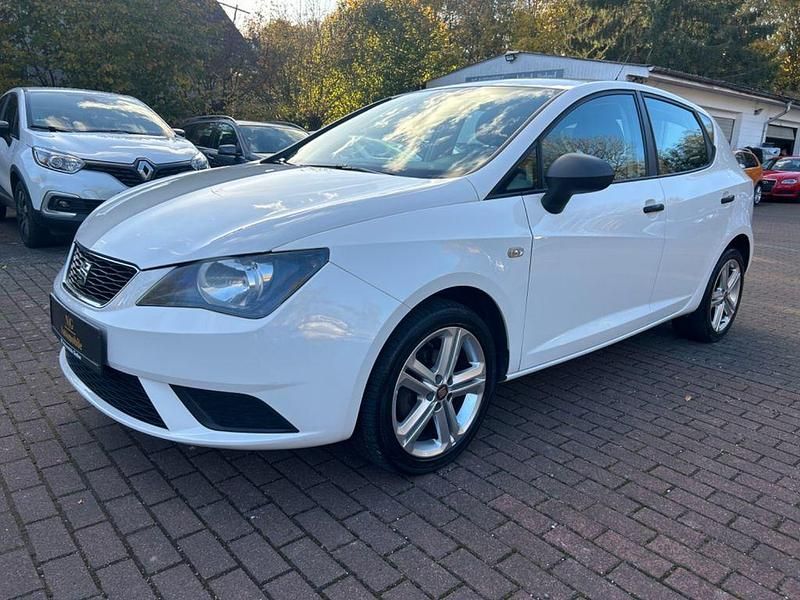 Weiß Gebraucht 2015 Seat Ibiza Style Limousine | 6.490 € (Fairer Preis) - Bild 1/4