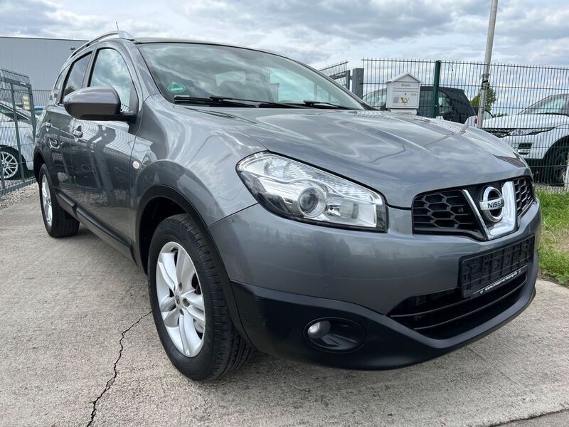 Grau Gebraucht 2012 Nissan Qashqai +2 Acenta SUV | 6.999 € (Etwas zu teuer) - Bild 1/4