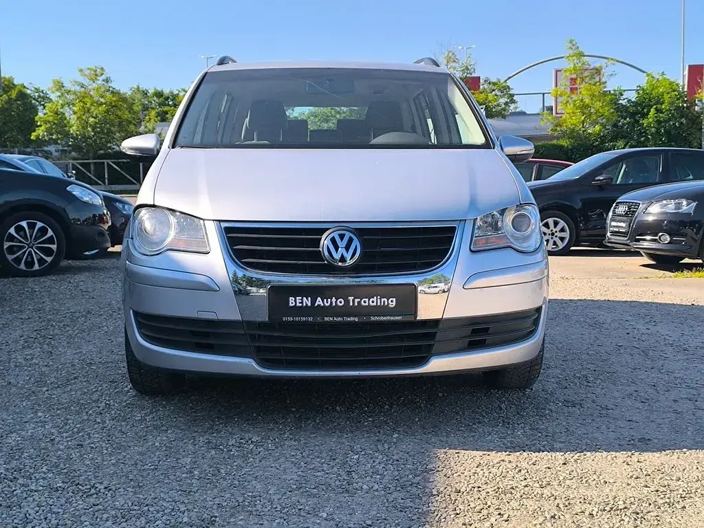 Gebraucht VW Touran Trendline 140 PS (102 kW) 2010 Silber Van / Kleinbus