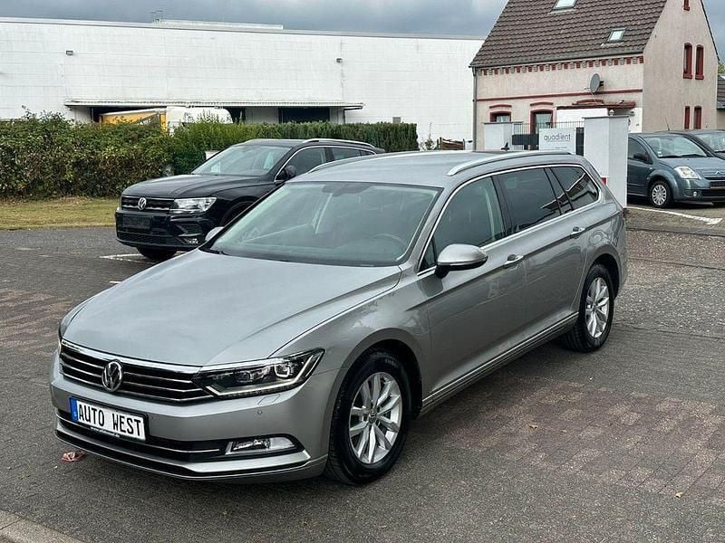 Silber Gebraucht 2015 VW Passat Comfortline Kombi | 11.950 € (Guter Preis) - Bild 1/4