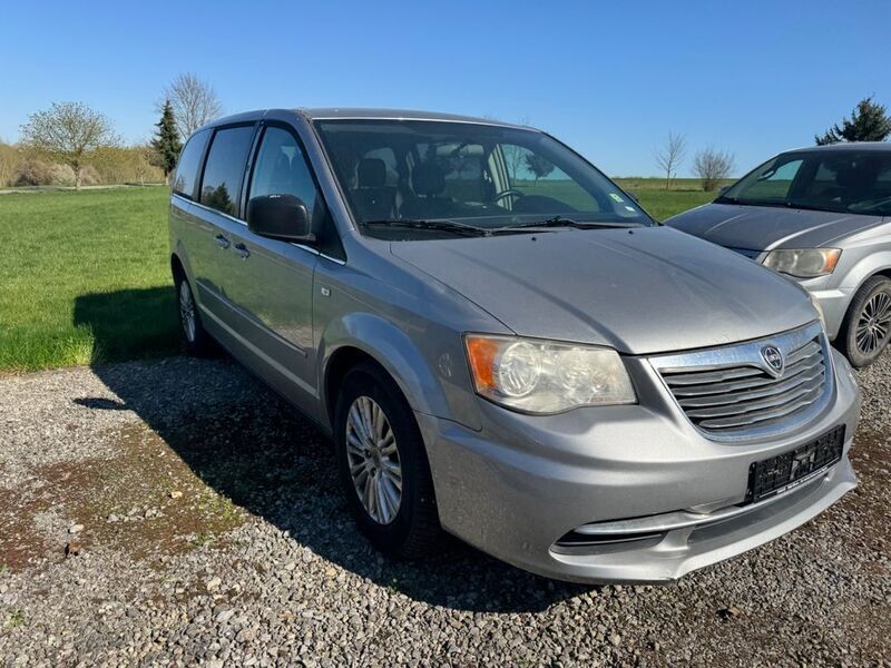 Gebraucht Lancia Voyager Silver 177 PS (130 kW) 2014 Silber Van / Kleinbus
