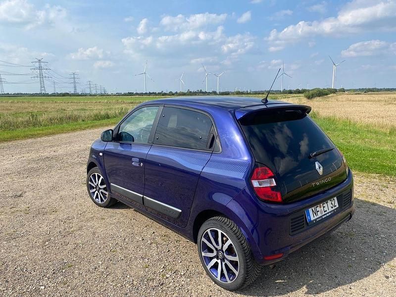 Violet Gebraucht 2016 Renault Twingo Cosmic Kleinwagen | 8.299 € (Fairer Preis) - Bild 1/4