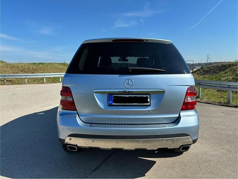 Gebraucht Mercedes ML320 224 PS (164 kW) 2008 Silber SUV