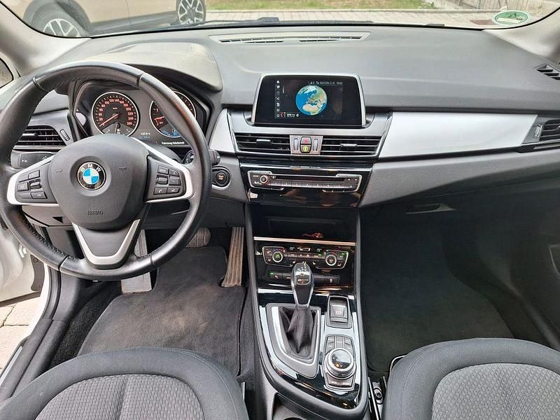Gebraucht BMW 225 231 PS (169 kW) 2017 Weiß Limousine