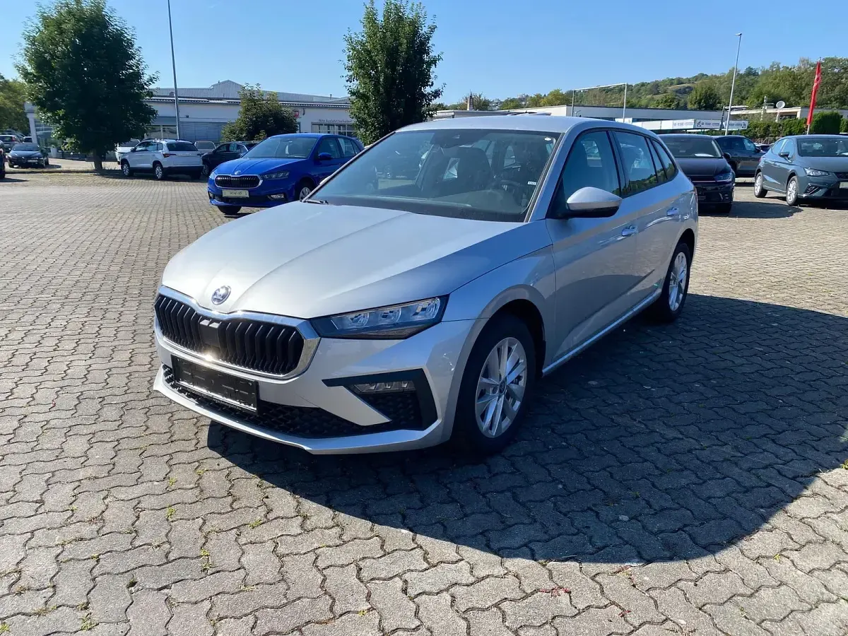 Neu Skoda Scala Selection 116 PS (85 kW) 2026 Brilliantsilber metallic Kleinwagen