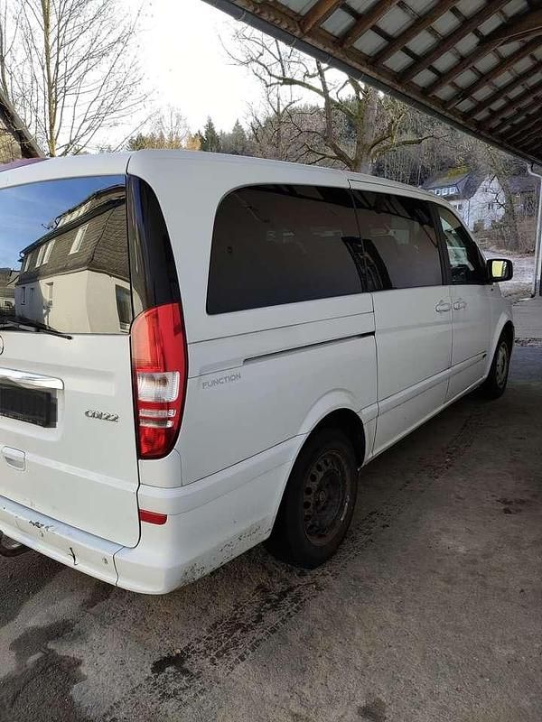 Gebraucht Mercedes Viano 163 PS (119 kW) 2012 Weiß Van / Kleinbus