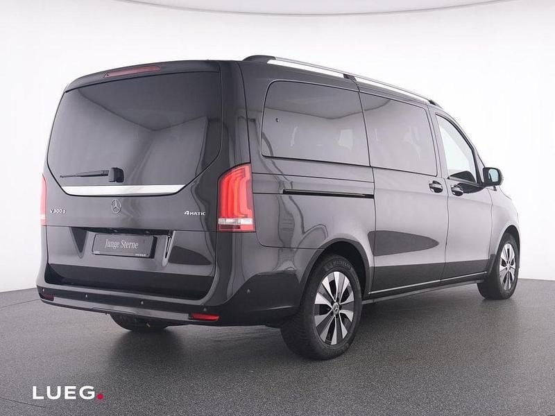 Gebraucht Mercedes V300 237 PS (174 kW) 2024 Schwarz obsidianschwarz metall Van / Kleinbus