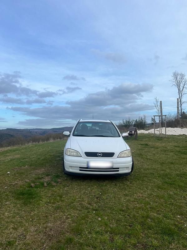 Gebraucht Opel Astra 65 PS (47 kW) 1999 Weiß Kleinwagen