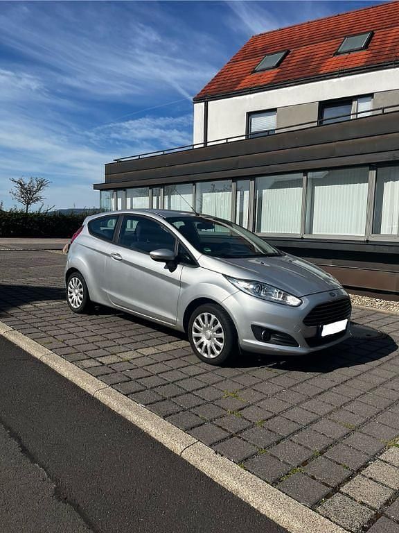 Silber Gebraucht 2015 Ford Fiesta SYNC Edition Kleinwagen | 4.990 € (Guter Preis) - Bild 1/4