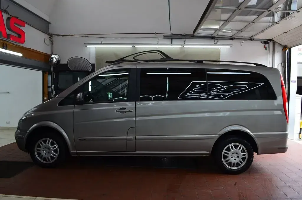 Gebraucht Mercedes Viano 150 PS (110 kW) 2010 Silber Van / Kleinbus