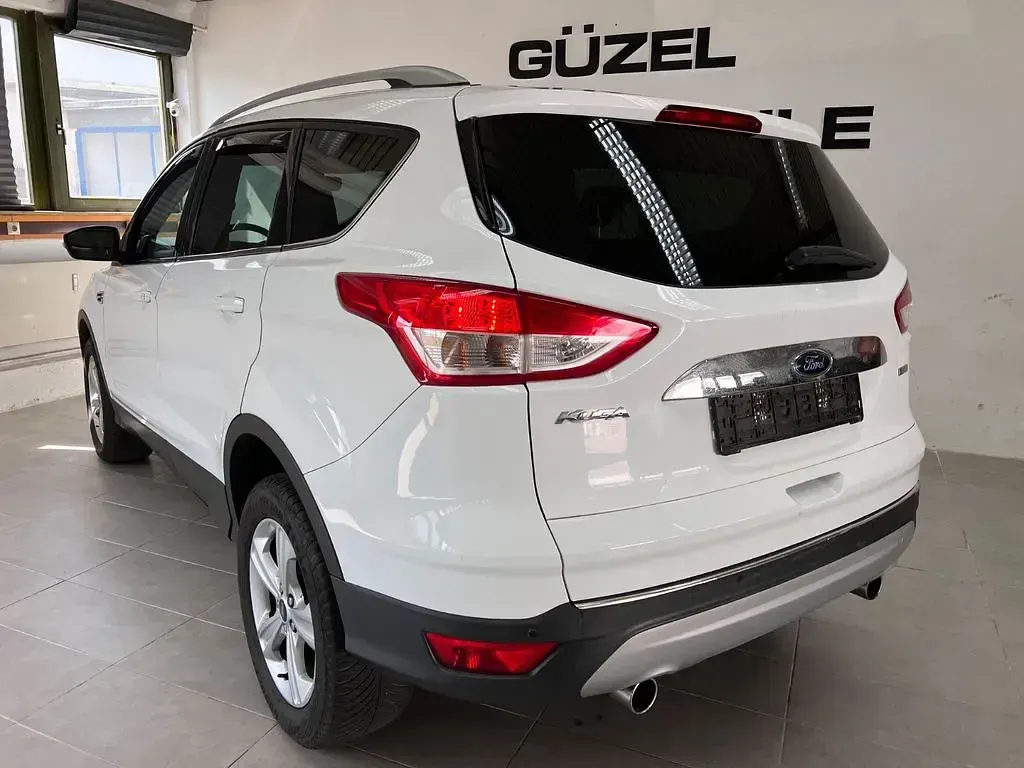 Gebraucht Ford Kuga SYNC Edition 150 PS (110 kW) 2015 Weiß SUV