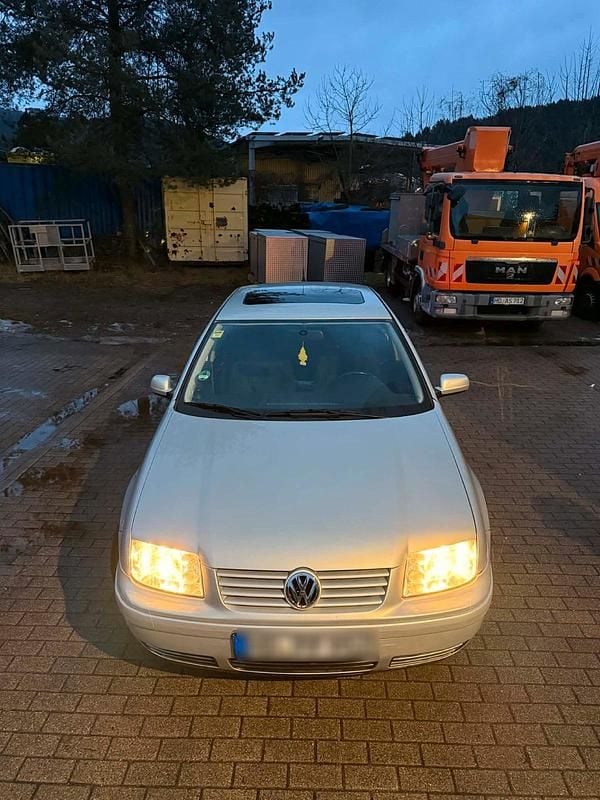 Gebraucht VW Bora 101 PS (74 kW) 1999 Silber Kleinwagen