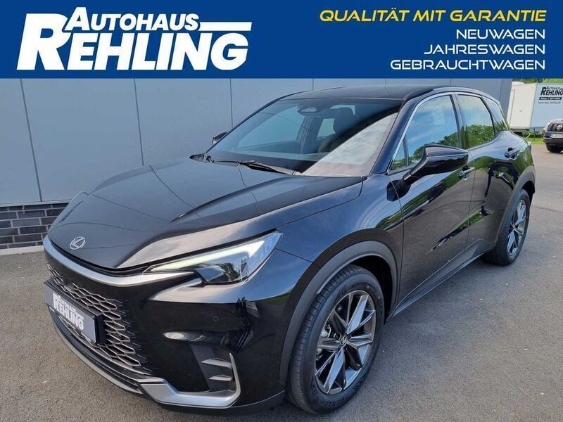 Mysticschwarz metallic Neu 2025 Lexus LBX SUV | 37.480 € - Bild 1/4