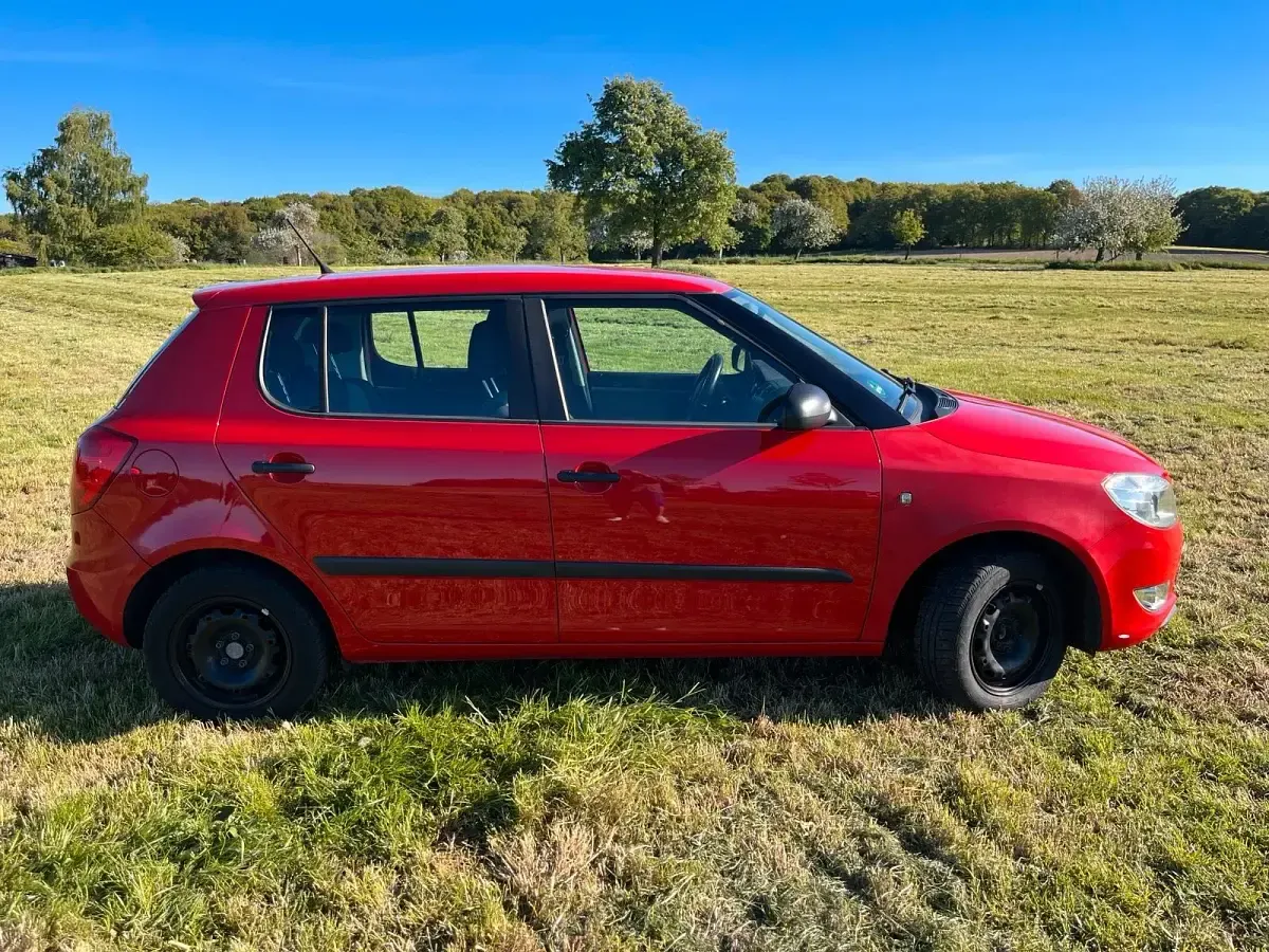 Gebraucht Skoda Fabia 86 PS (63 kW) 2013 Rot Kleinwagen