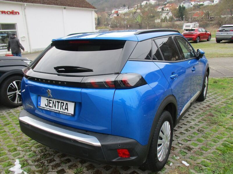 Gebraucht Peugeot e-2008 Allure 100 kW (136 PS) 2021 Blau SUV