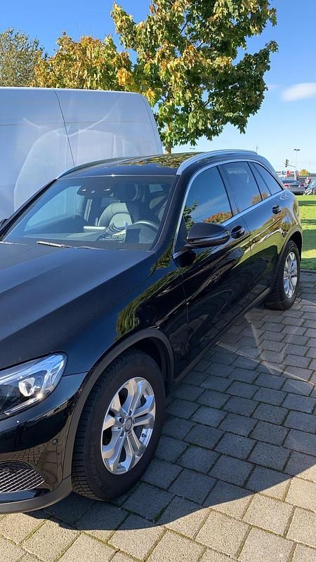 Gebraucht Mercedes GLC250 204 PS (150 kW) 2016 Schwarz SUV