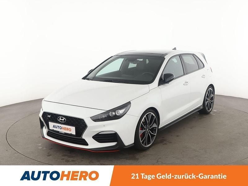 Weiß Gebraucht 2019 Hyundai i30 N Performance Limousine | 23.320 € (Fairer Preis) - Bild 1/3