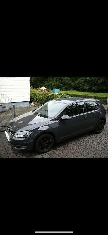 Gebraucht VW Golf VII Trendline 86 PS (63 kW) 2015 Grau Kleinwagen