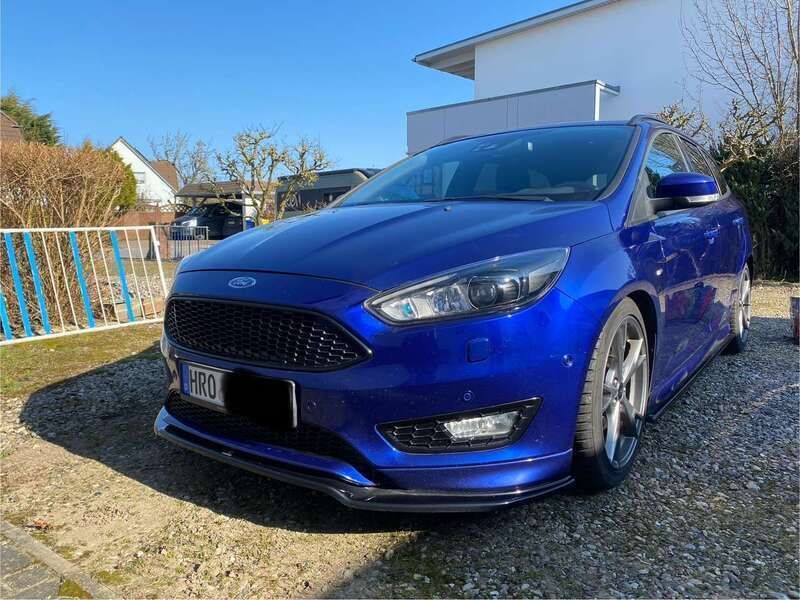 Blau Gebraucht 2018 Ford Focus ST-Line | 12.200 € (Guter Preis) - Bild 1/4