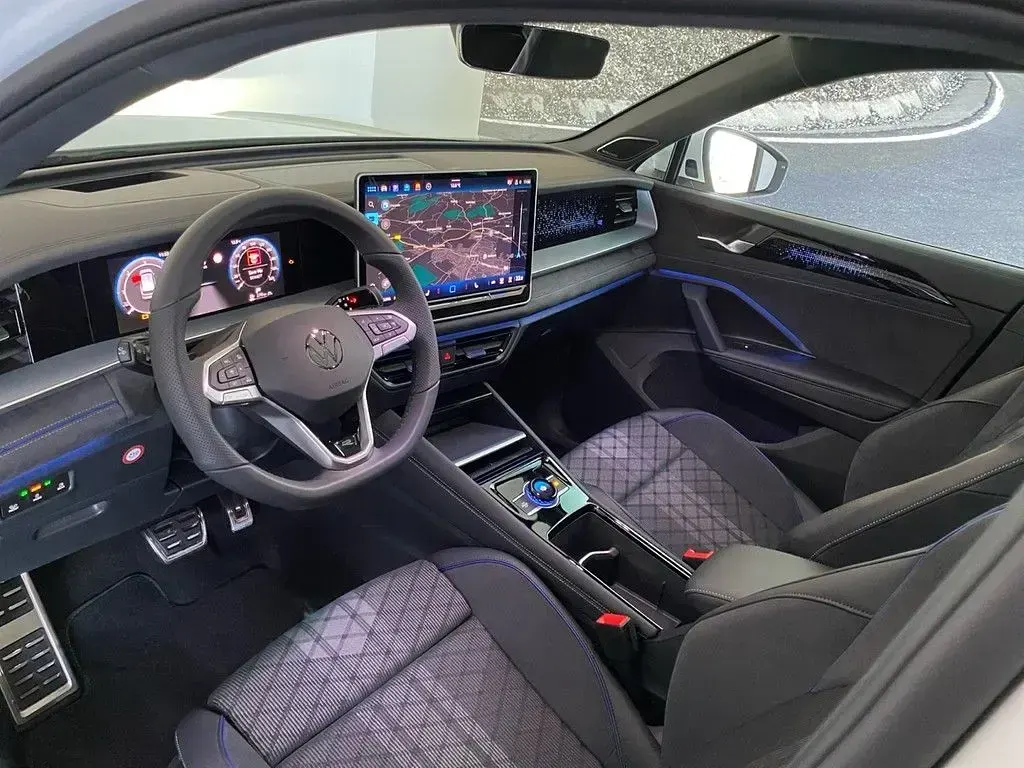 Gebraucht VW Tayron R-line 193 PS (141 kW) 2025 Pure white SUV
