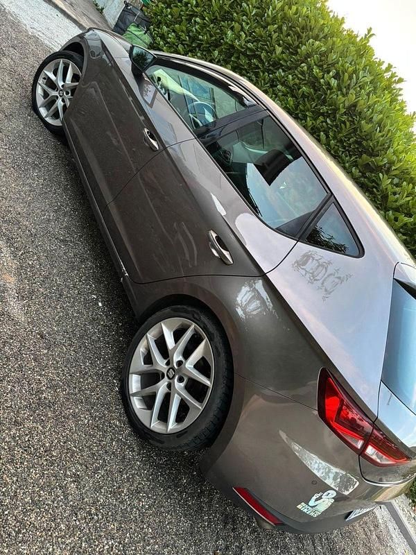 Second-hand Seat Leon FR 150 CP (110 kW) 2015 Gri Berlinǎ