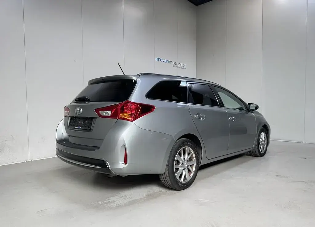 Gebraucht Toyota Auris 99 PS (72 kW) 2014 Grau Limousine
