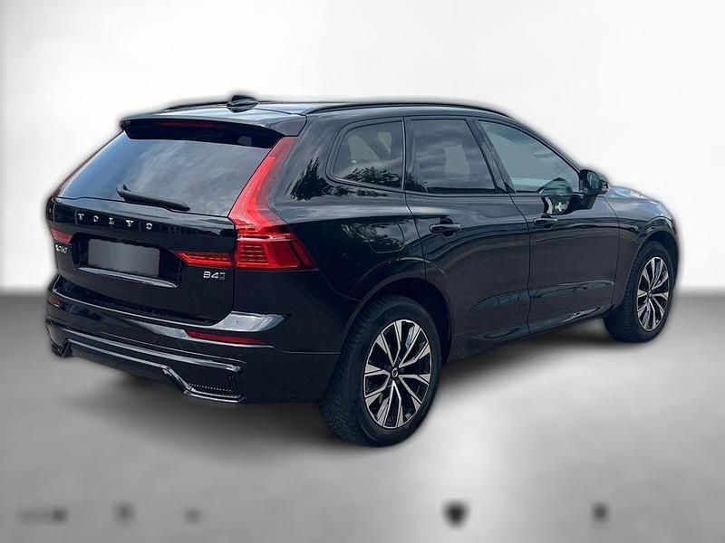 Schwarz metallic Gebraucht 2022 Volvo XC60 Plus SUV | 37.910 € (Fairer Preis) - Bild 1/4