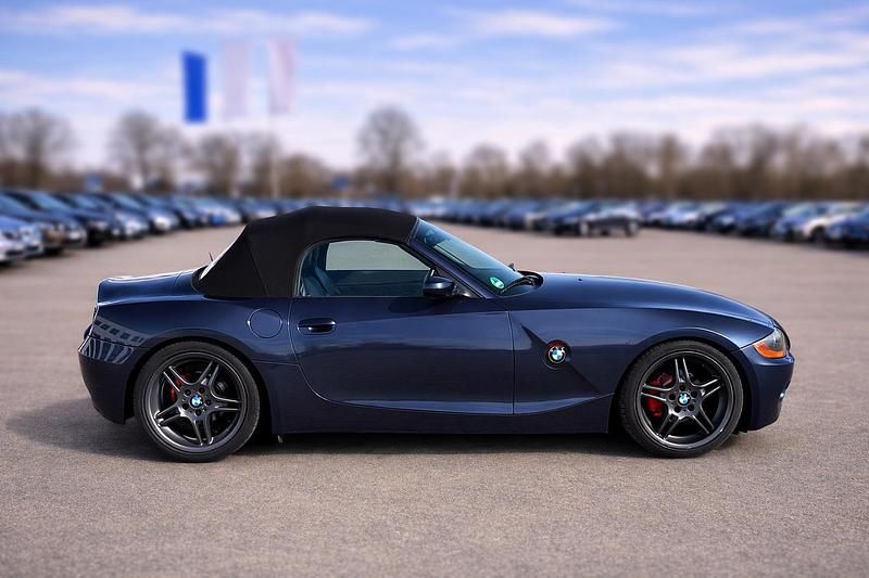 Gebraucht BMW Z4 192 PS (141 kW) 2004 Blau Cabrio