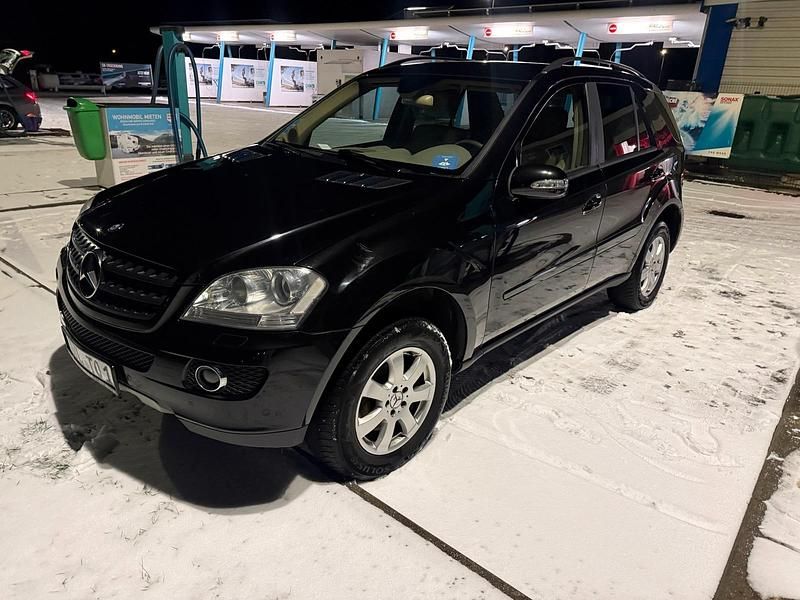 Gebraucht Mercedes ML280 190 PS (139 kW) 2006 Schwarz SUV